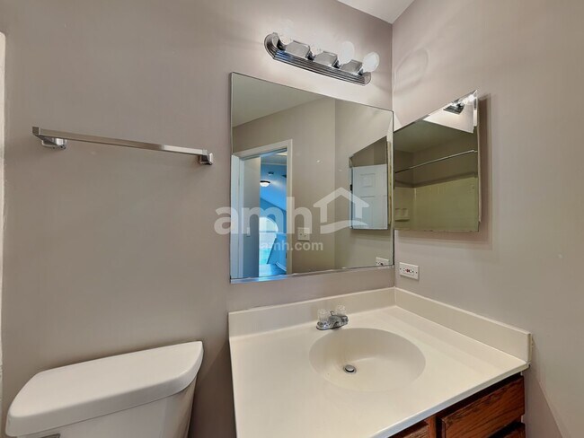 Building Photo - 1613 Gleneagle Ct