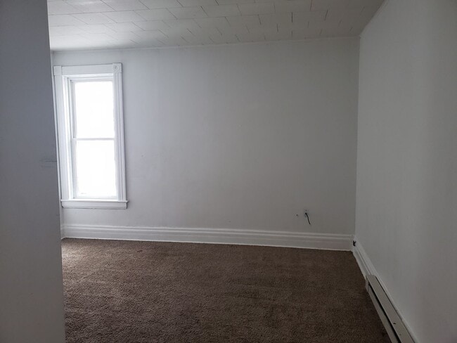 Building Photo - 5 bed 2 bath Single Family Home in Wausau