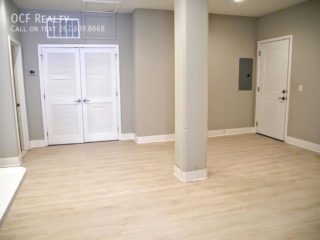 Building Photo - 1607 Catharine St