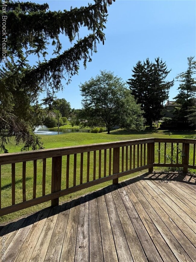 Building Photo - 3028 Moon Lake Dr
