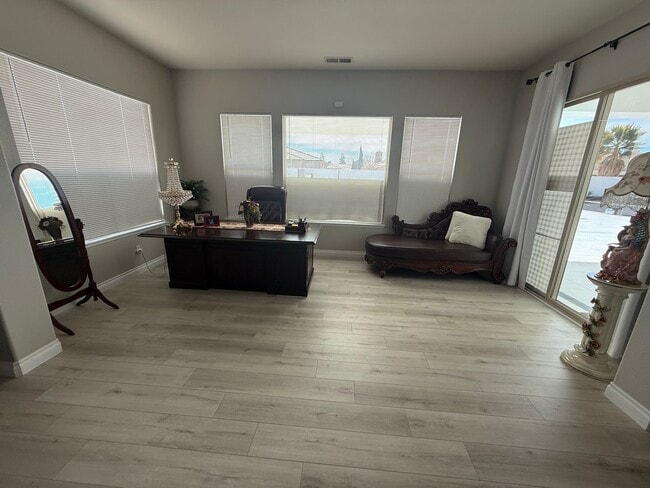 Building Photo - Stonebrook Estates-3 Bedrooms, 3351 SQFT of Luxury & Entertainment