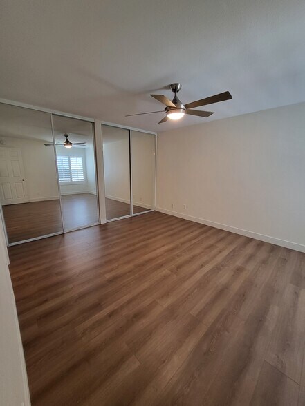 Building Photo - 5550 Owensmouth Ave