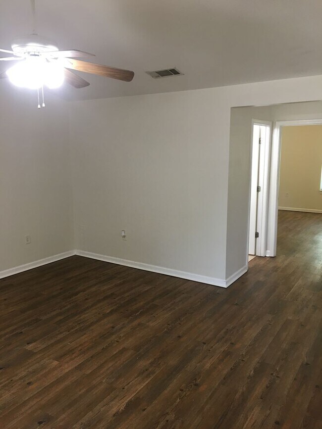 Building Photo - 134-136 Melody Ln NW