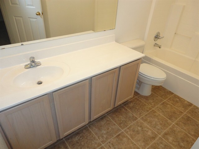Building Photo - 955 S Del Rancho