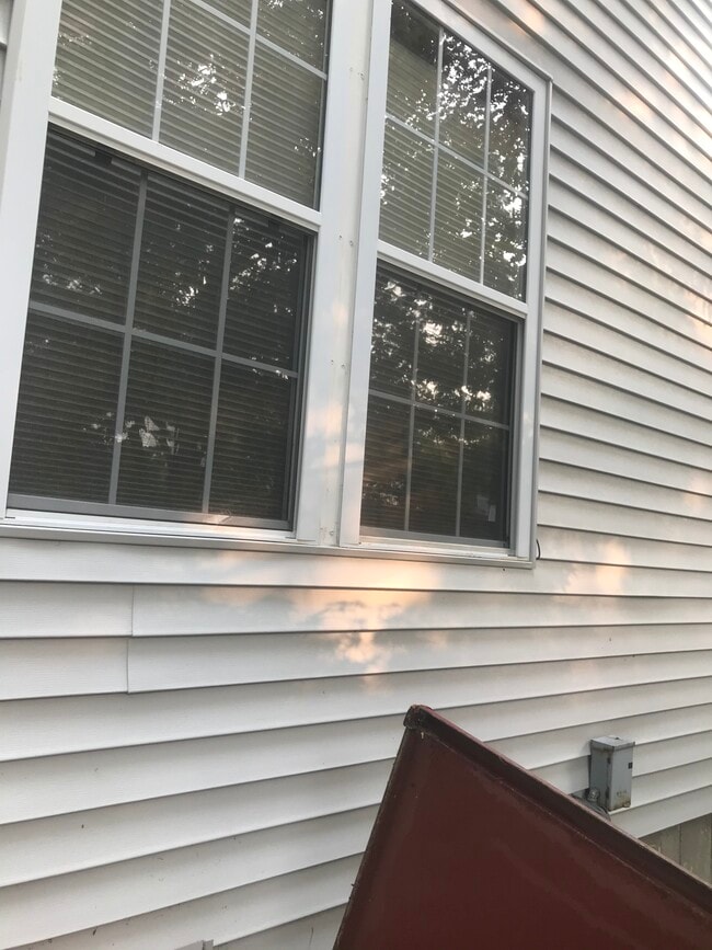 Building Photo - 16 Bowstring Way