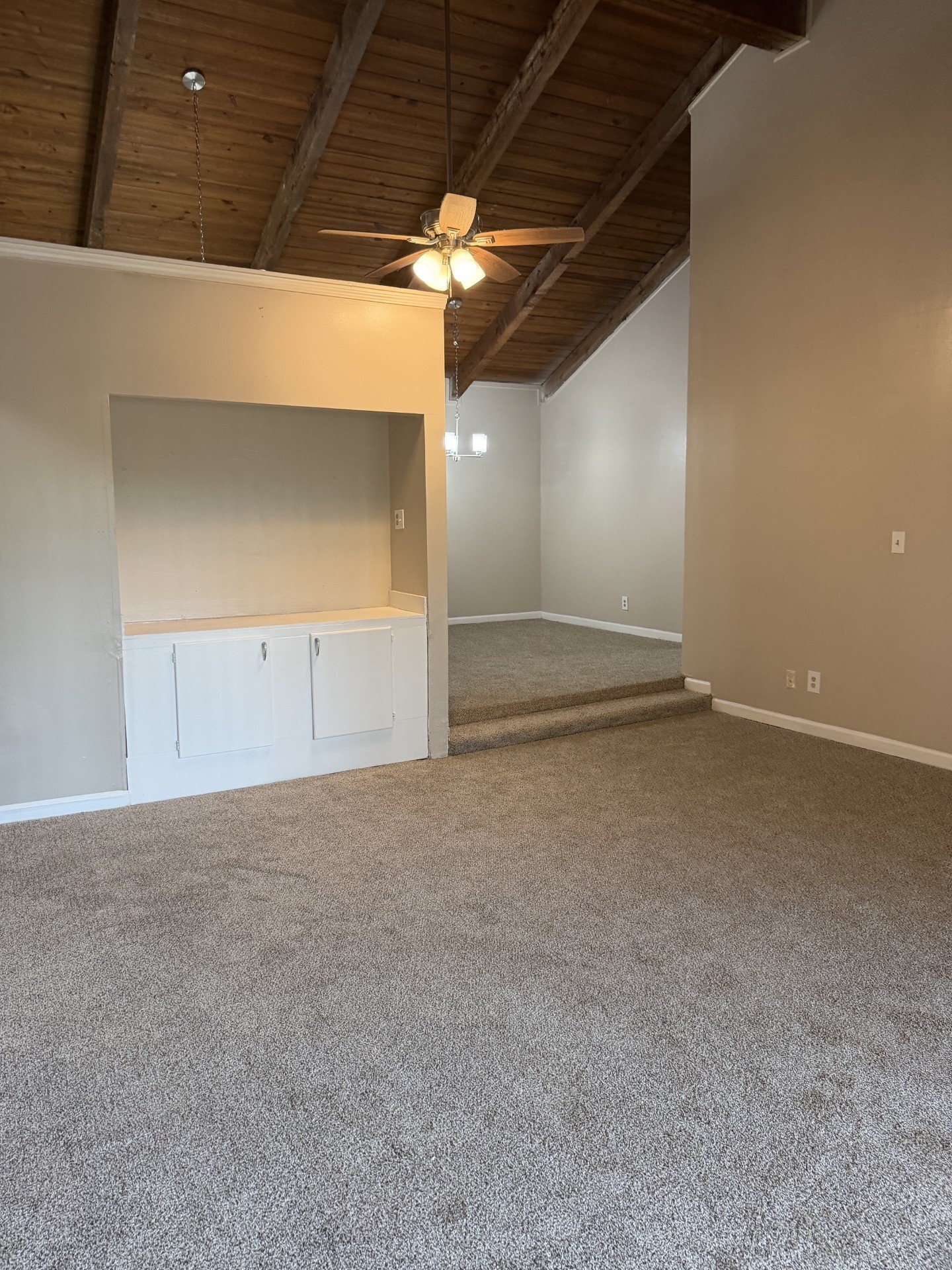 Building Photo - 3575 Oakvale Rd