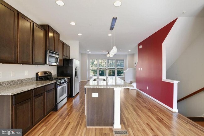 Building Photo - 13250 Shawnee Ln