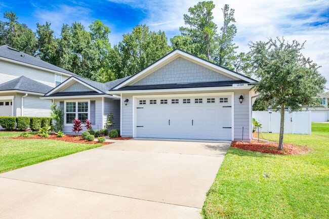 Building Photo - Stunning home in desirable neighborhood !