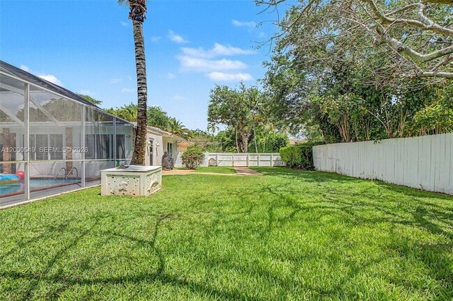 Building Photo - 7230 SW 104th St