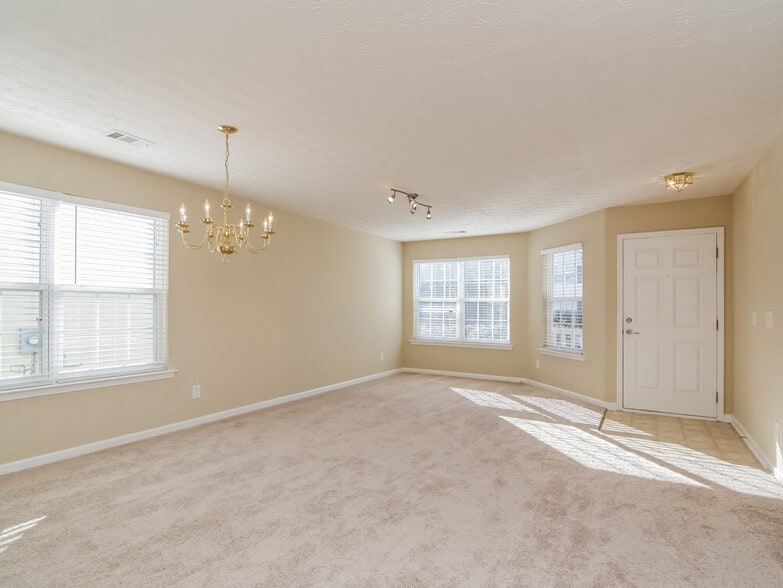 Building Photo - 341 Meadows Ln