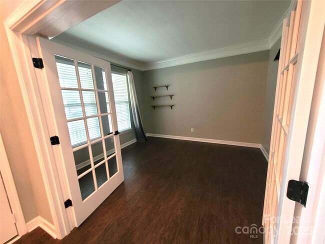 Building Photo - 5618 Branthurst Dr