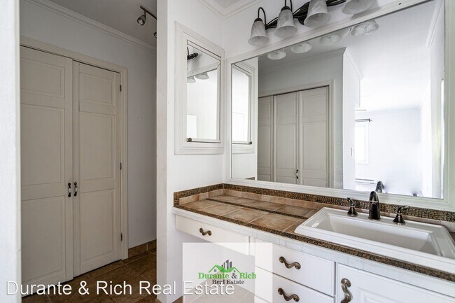 Building Photo - 2 br, 2 bath House - 10640 N Ivy Ct