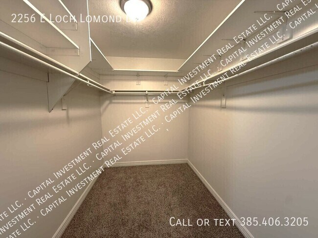 Building Photo - 2256 Loch Lomond Dr