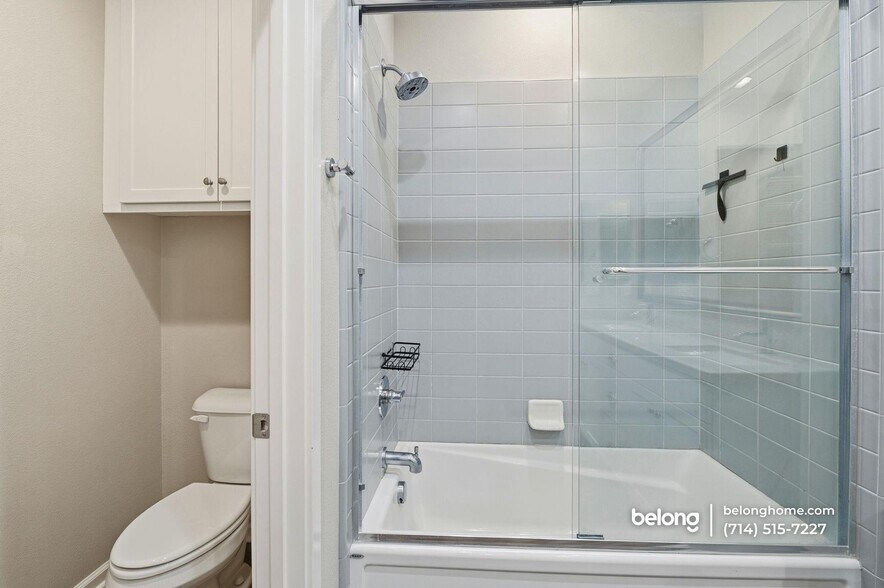 Building Photo - 1014 El Paseo