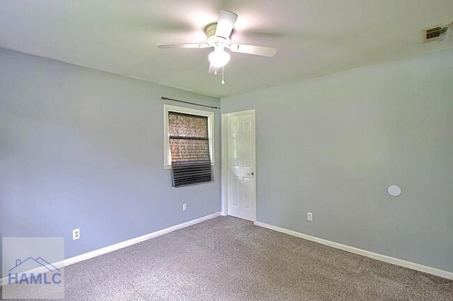 Building Photo - 511 Red Oak Rd