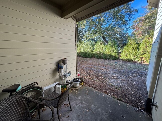 Building Photo - 2 Bed 2 Bath Townhouse