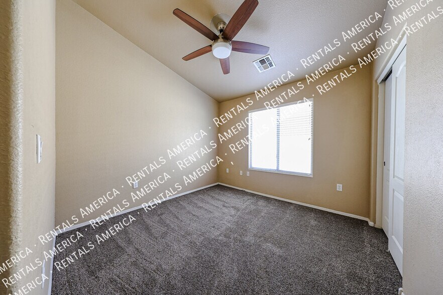 Building Photo - 2401 E Rio Salado Pkwy