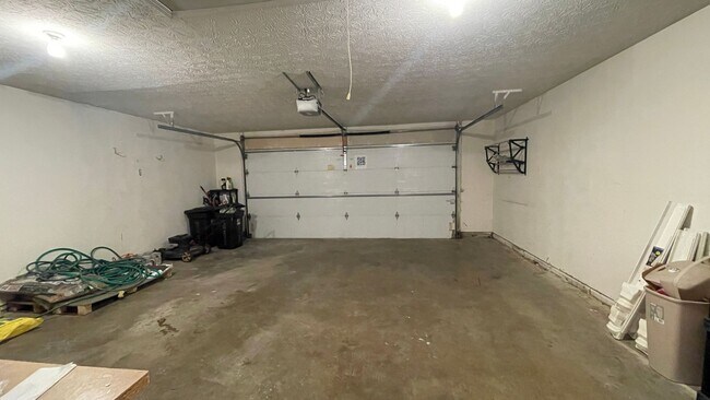 Building Photo - 2417 Depauw Dr