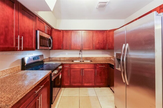 Building Photo - 305 SW 9th Terrace