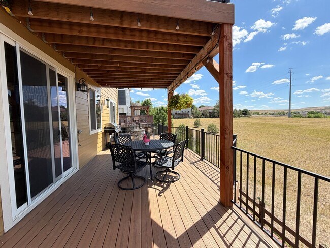 Building Photo - Luxury Furnished Executive Home with Entertainers Basement, Trex Deck & 3-Car Garage