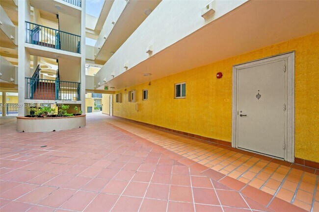 Building Photo - 8888 Collins Ave