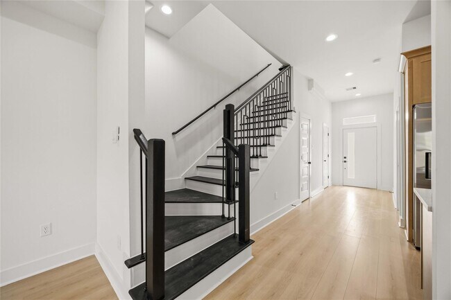 Building Photo - 8210 Lawler St