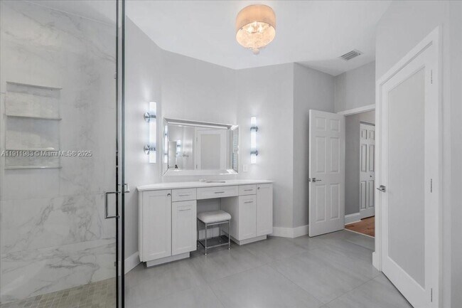 Building Photo - 5235 SW 171st Ave