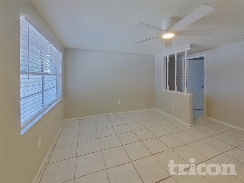 Building Photo - 10294 129th Terrace N