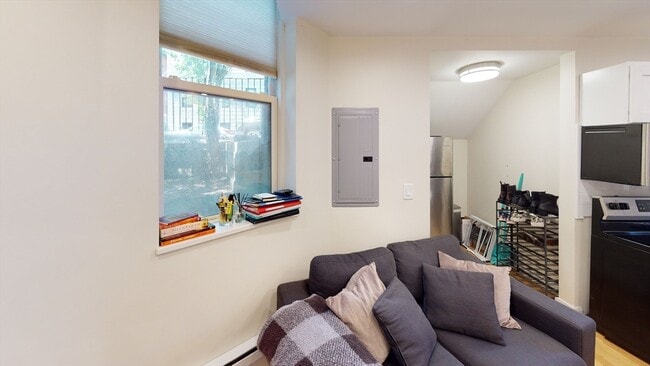 Building Photo - 1 Gloucester St