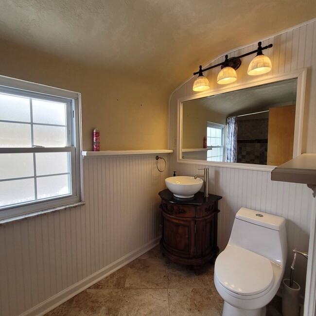 Building Photo - Upper St. Clair 4 Bedroom Home - In ground...