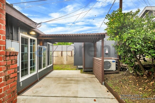 Building Photo - 2335 Logan St