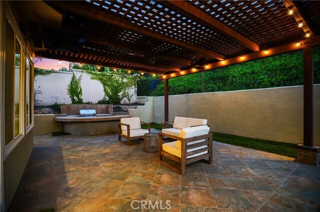 Building Photo - 24868 Paseo Primario