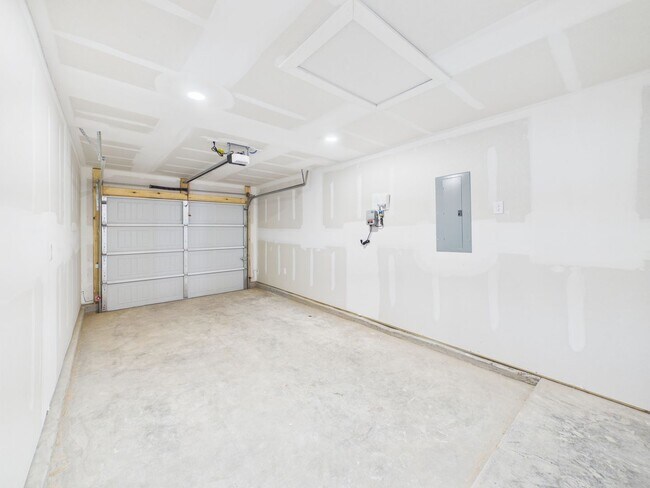 Building Photo - 2801 Ranch House Rd