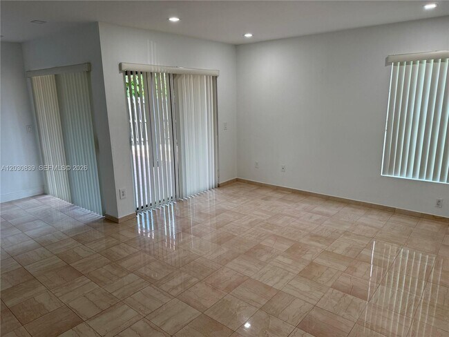 Building Photo - 15065 SW 49th Ln