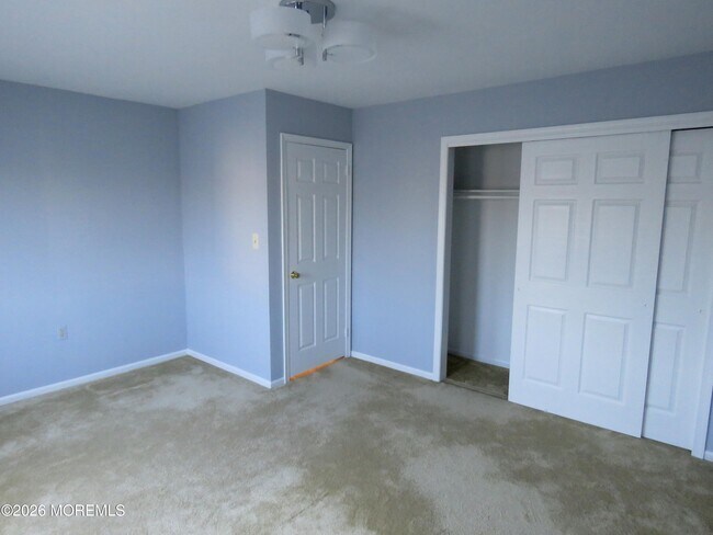 Building Photo - 273 Plum Dr