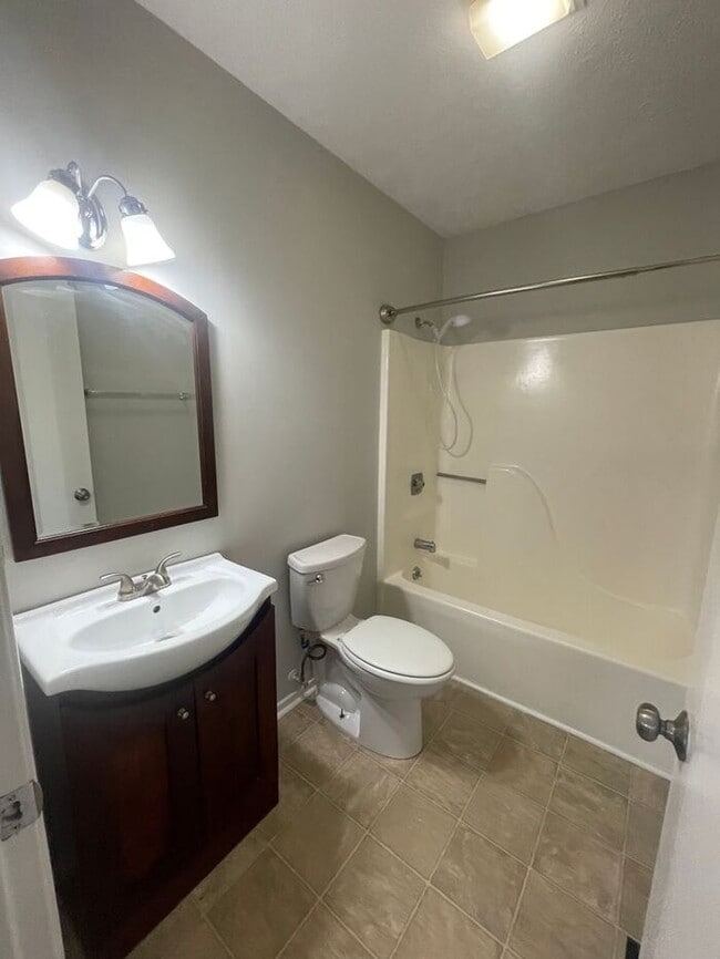 Building Photo - Cozy 2-Bedroom Townhome in West Knoxville!!
