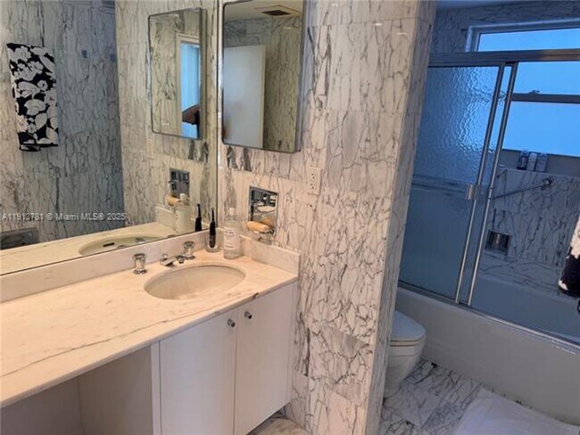 Building Photo - 200 Ocean Ln Dr