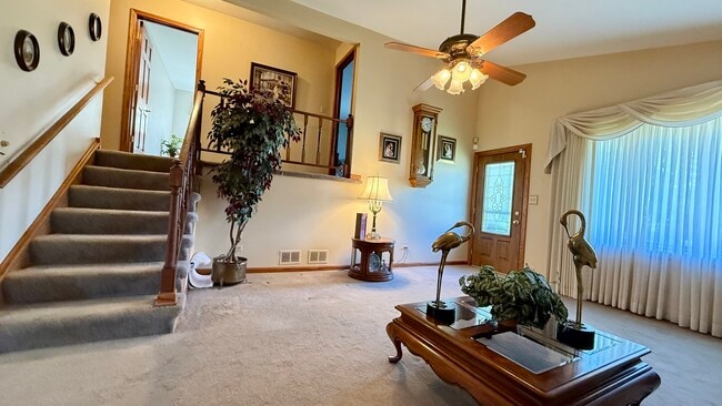 Building Photo - 12913 Crestbrook Ct