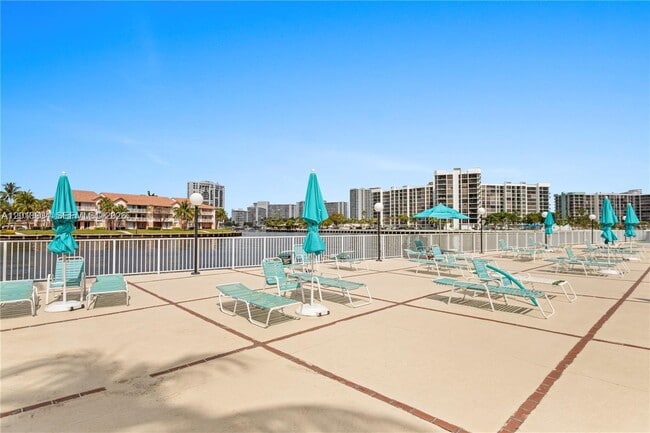 Building Photo - 3800 S Ocean Dr