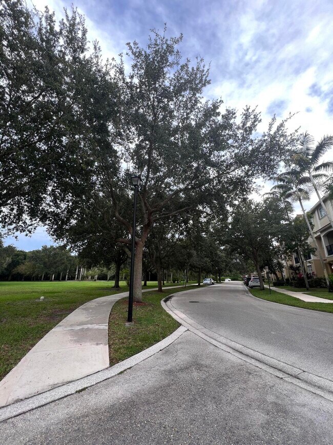 Building Photo - 4808 W Bexley Park Dr