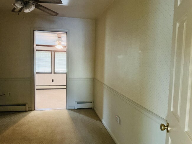 Building Photo - "Charming 3-Bedroom Home with 2 Full Baths...