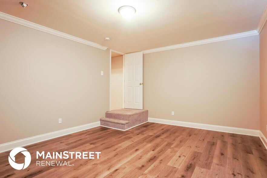 Building Photo - 6105 Buckhorn Rd