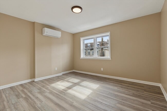 Building Photo - 39 W Front St