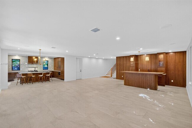 Building Photo - 2330 Overbrook St