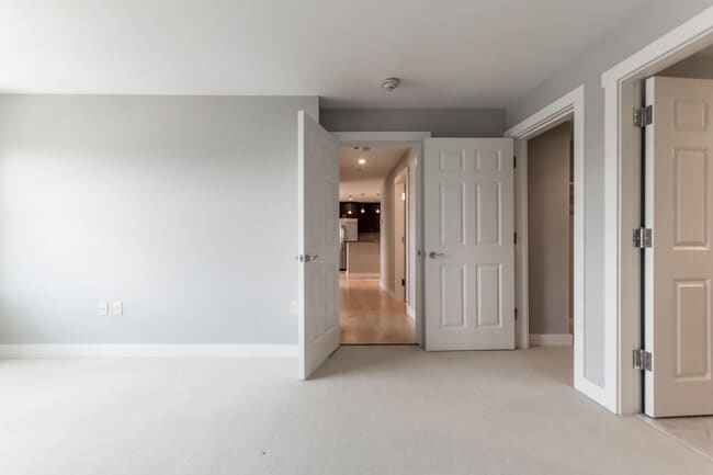 Building Photo - 2BR/2BA East Bayside Luxury Condo Near Old Port, W/D, Parking, Central AC, Views