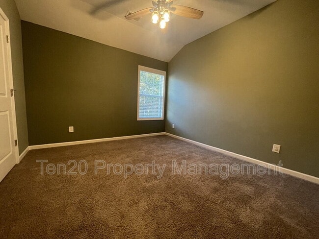 Building Photo - 236 Cedar Wy