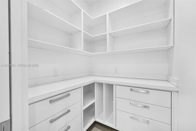 Building Photo - 8871 SW 28th St