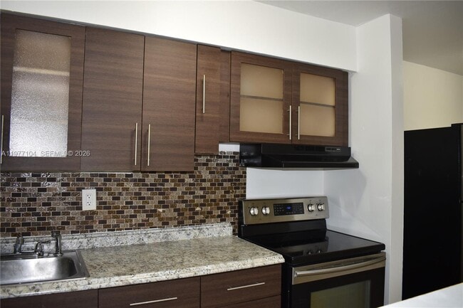 Building Photo - 16851 NE 21st Ave