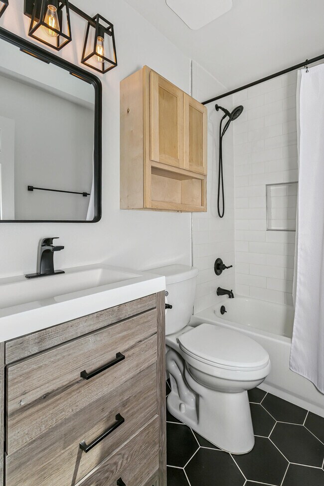 Building Photo - 470 Brian Cir