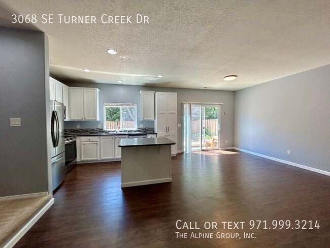 Building Photo - 3068 SE Turner Creek Dr